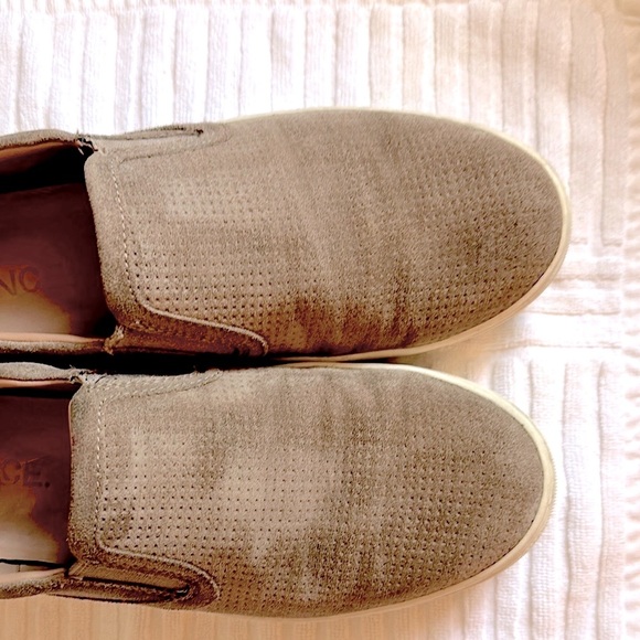 Vince Men’s Fletcher Slip-On Shoes - Picture 8 of 10